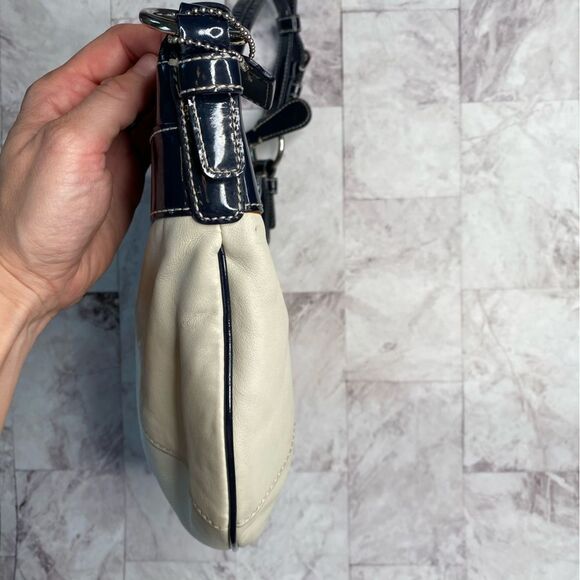 COACH Y2K Era Laura Hobo Style Cream Leather and Navy Patent Trim Handbag - Picture 7 of 16